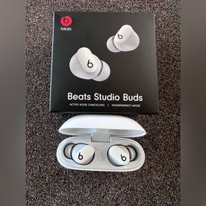 Beats Studio Buds